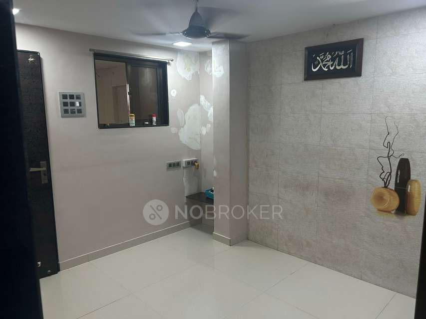 4 BHK Flat In Qasr-e-ayesha, Mahim For Sale  In Mahim