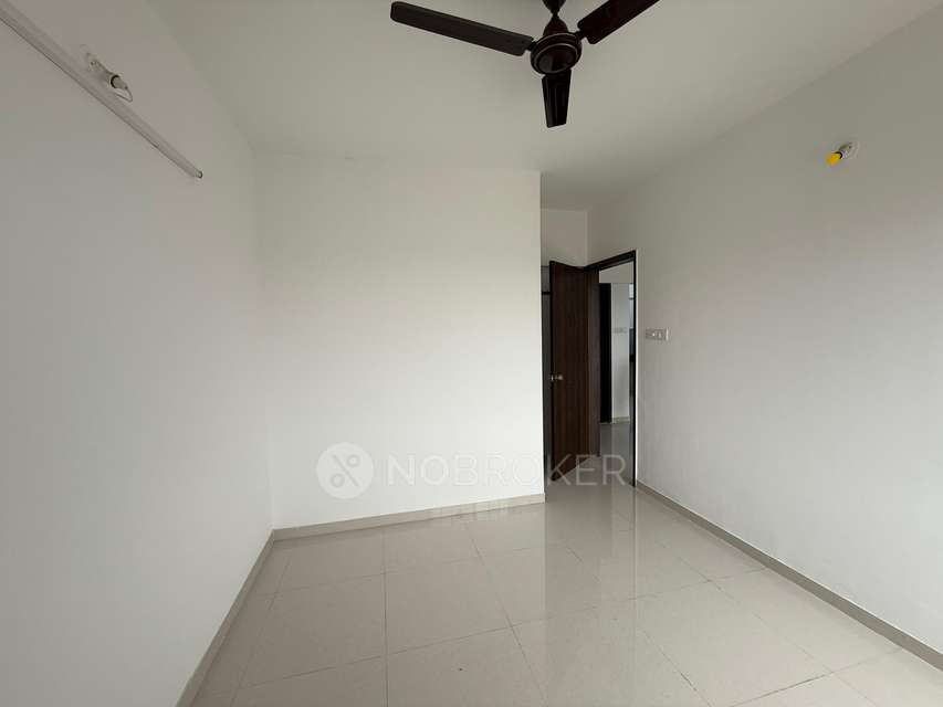 2 BHK Flat In Roshan Milestone, Wakad for Rent  In Tathawade