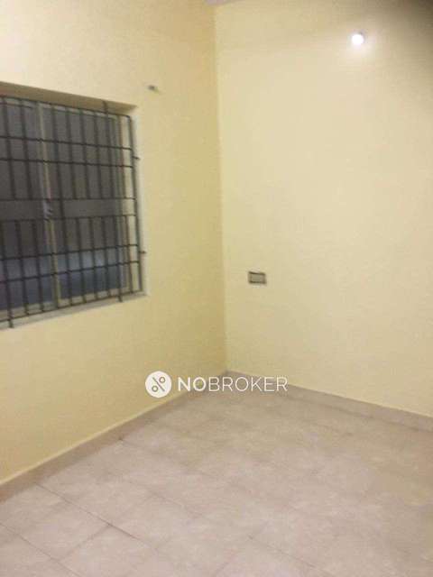 2 BHK Flat In Vanmathi Apartment  For Sale  In Choolaimedu