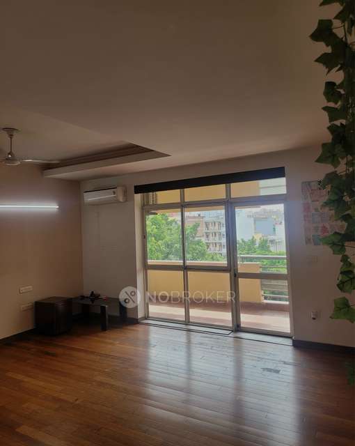 4 BHK Flat In Sahara Grace Condominium for Rent  In Sector 28