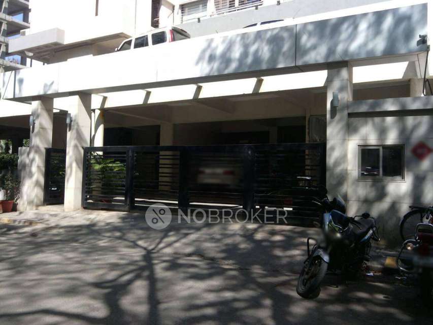 3 BHK Flat In Shiv Shakti For Sale  In The Recreation Club, Shastri Nagar, Lokhandwala