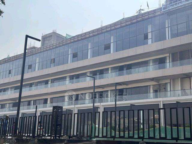 Shop in Bhutani Cyberthum, Noida for sale 