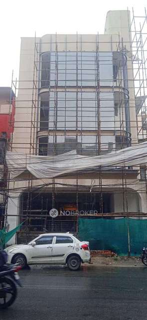Showroom in Hauz Khas, Delhi for sale 