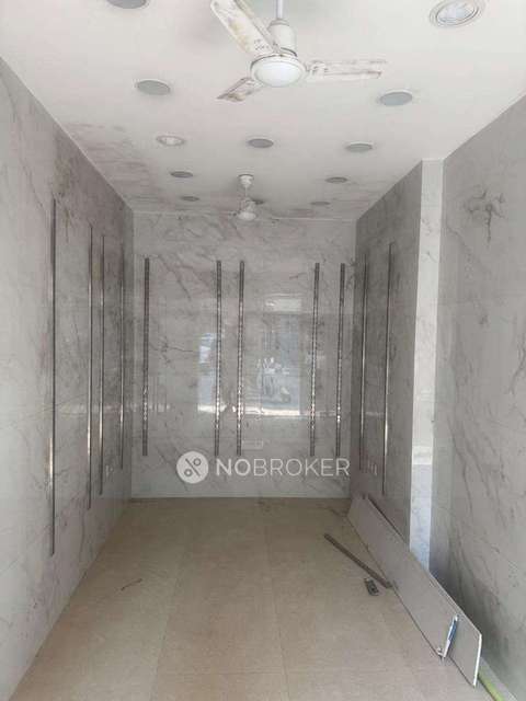 Shop in Lajpat Nagar, Delhi for sale 