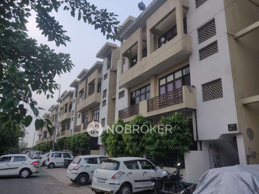 Shop in Wave City, Ghaziabad for sale 
