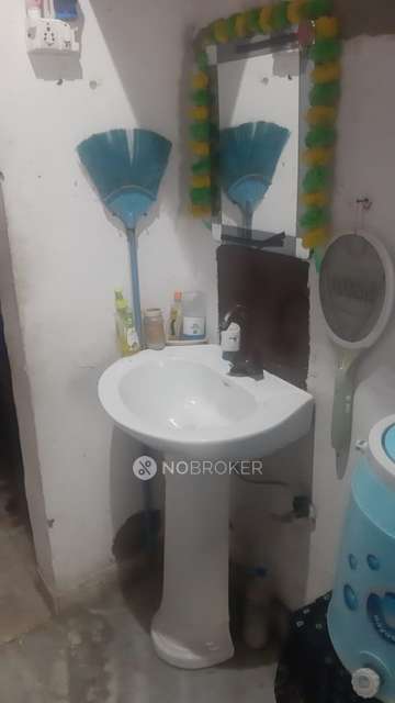 4 BHK Flat For Sale  In Wazirabad