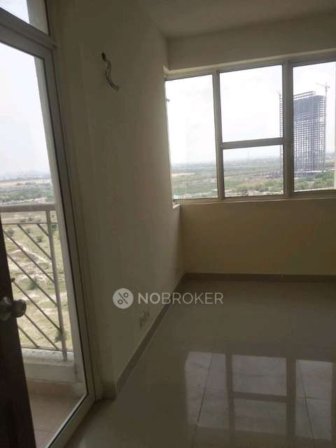 2 BHK Flat In Logix Blossom Greens Noida For Sale  In Sector 143