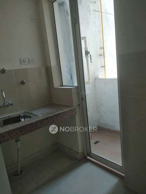 2 BHK Flat In Logix Blossom Greens Noida For Sale  In Sector 143