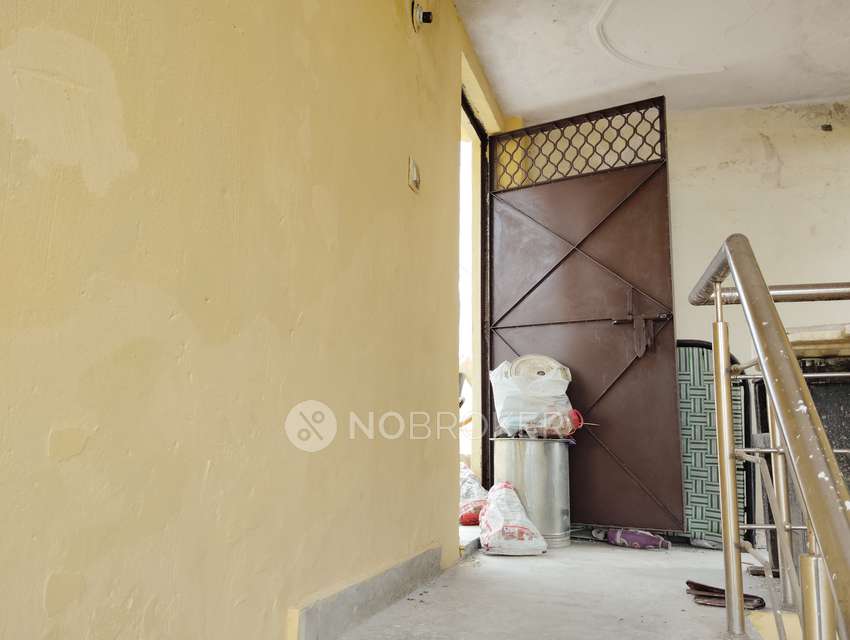 2 BHK Flat In Apartment For Sale  In Shahdara