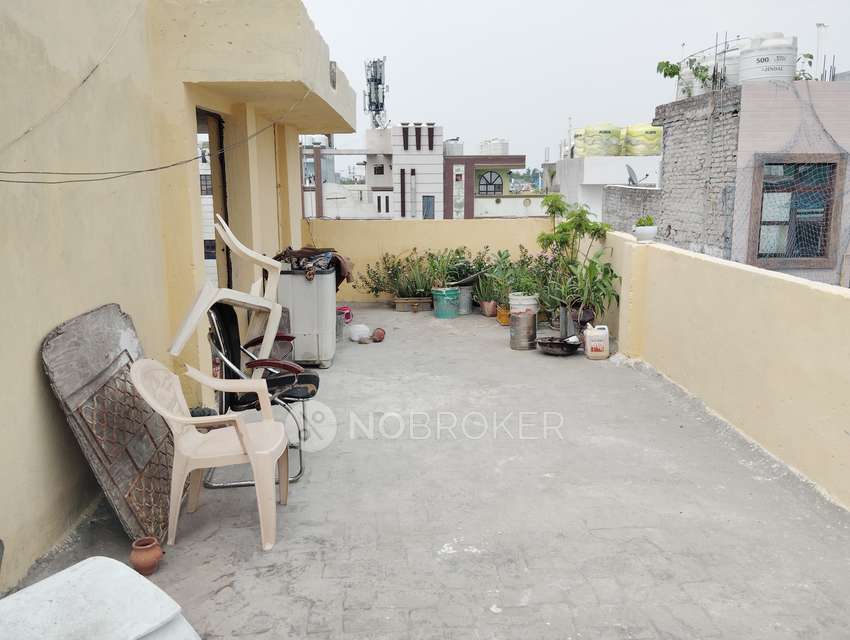 2 BHK Flat In Apartment For Sale  In Shahdara