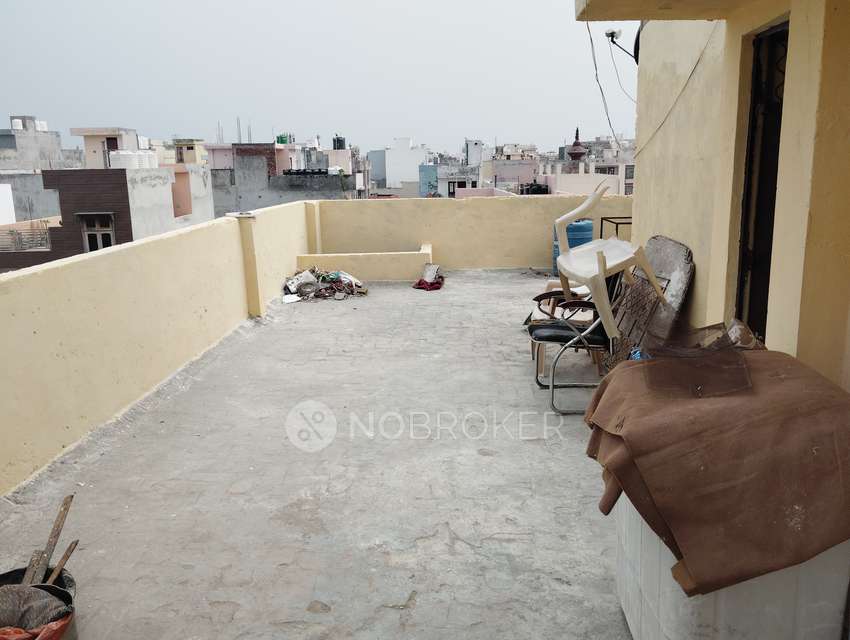 2 BHK Flat In Apartment For Sale  In Shahdara