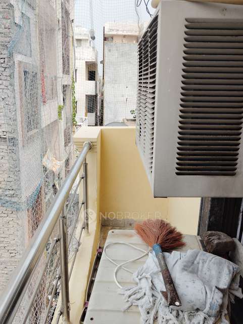 2 BHK Flat In Apartment For Sale  In Shahdara