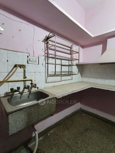 1 BHK Flat for Rent  In Lajpat Nagar