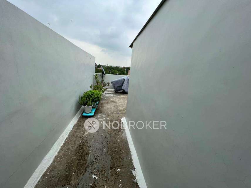 4 BHK Flat In Kanchan Apartment For Sale  In Geeta Colony