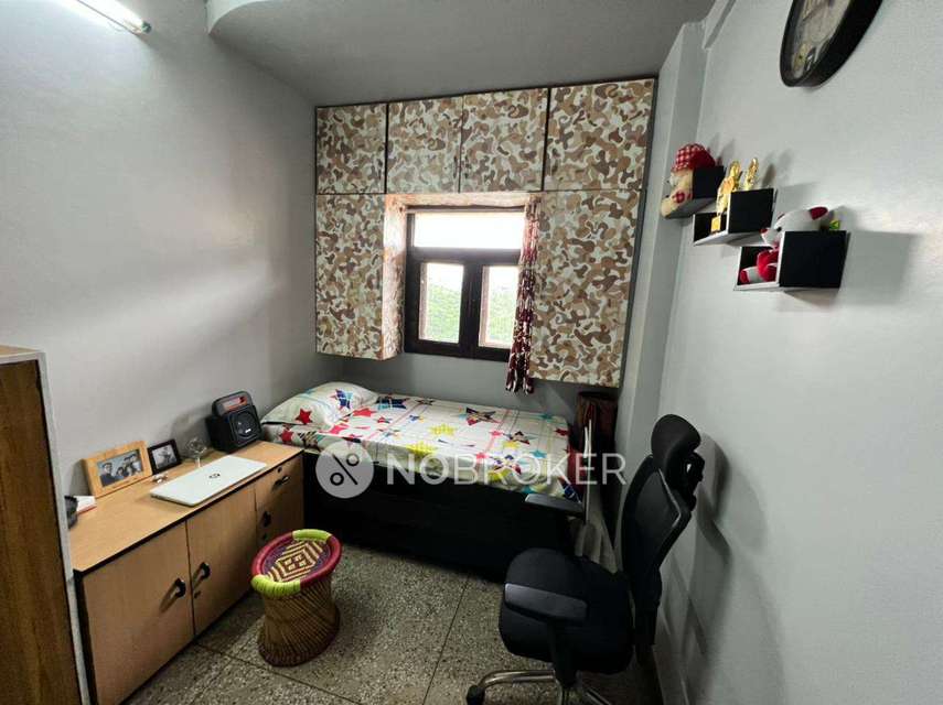 4 BHK Flat In Kanchan Apartment For Sale  In Geeta Colony