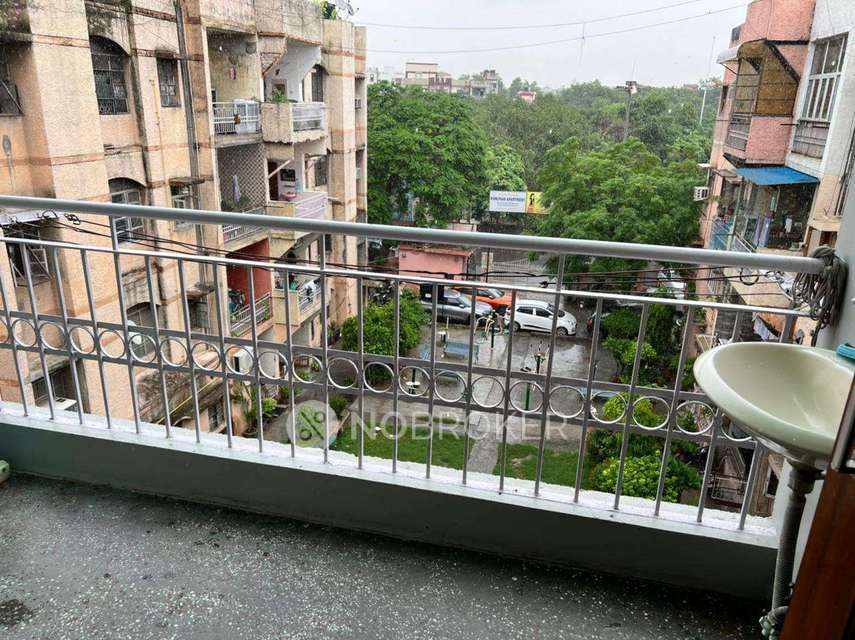 4 BHK Flat In Kanchan Apartment For Sale  In Geeta Colony