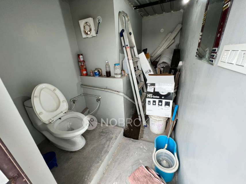 4 BHK Flat In Kanchan Apartment For Sale  In Geeta Colony