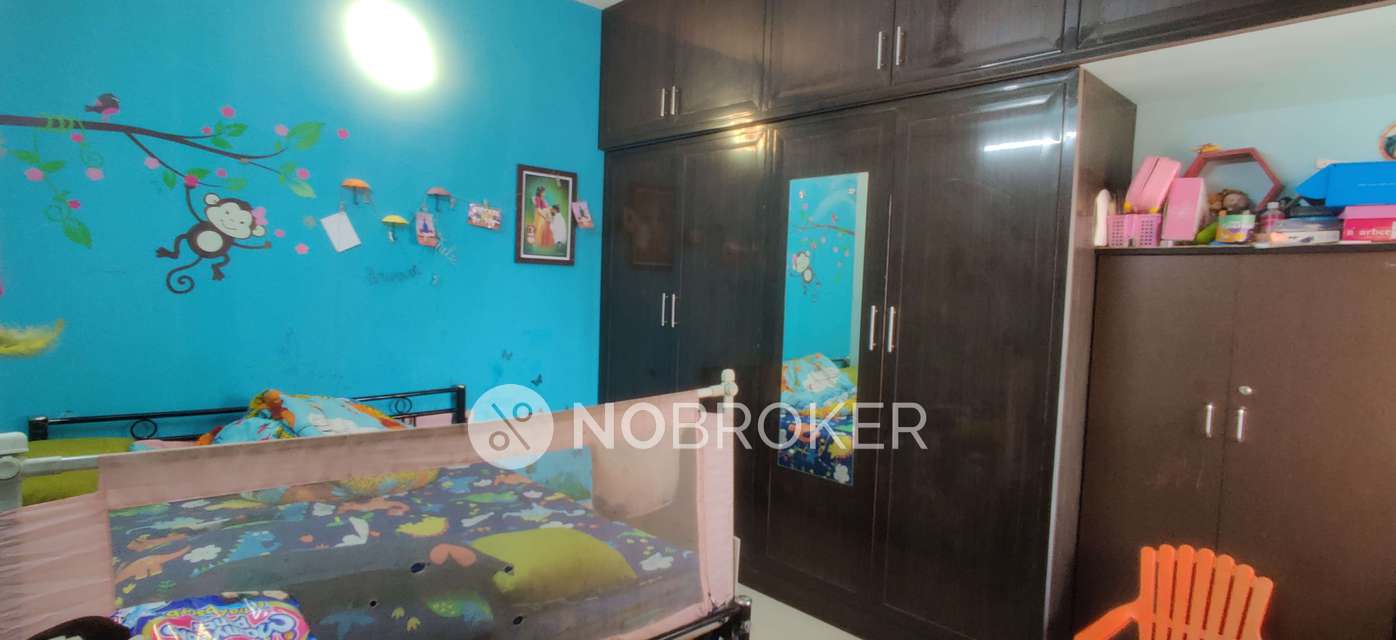2 BHK Flat In Srivari Homes For Sale  In Pallikaranai