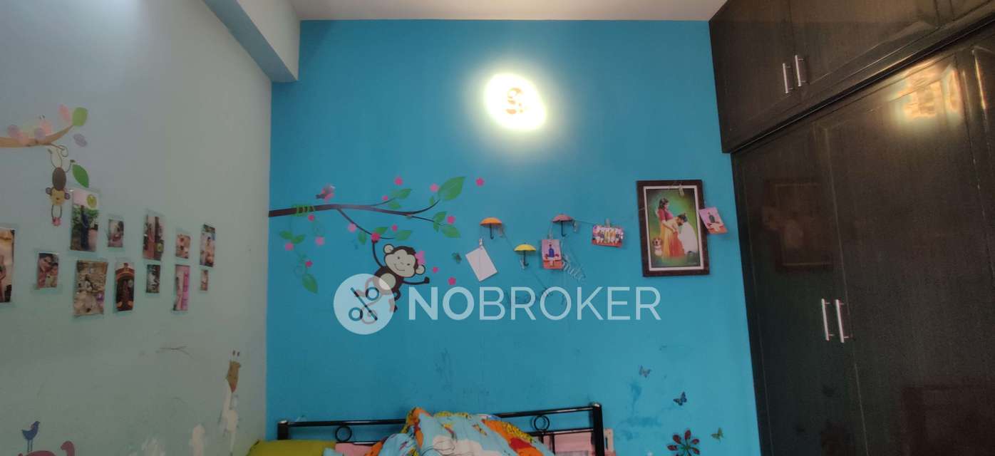 2 BHK Flat In Srivari Homes For Sale  In Pallikaranai