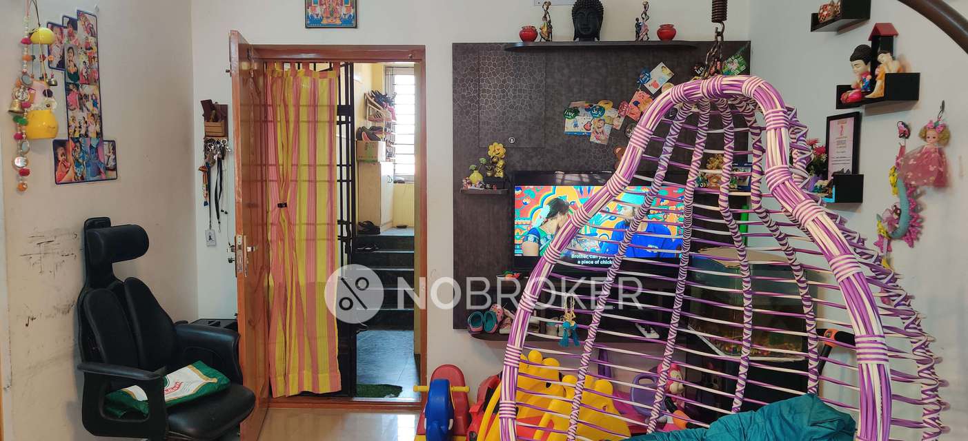 2 BHK Flat In Srivari Homes For Sale  In Pallikaranai