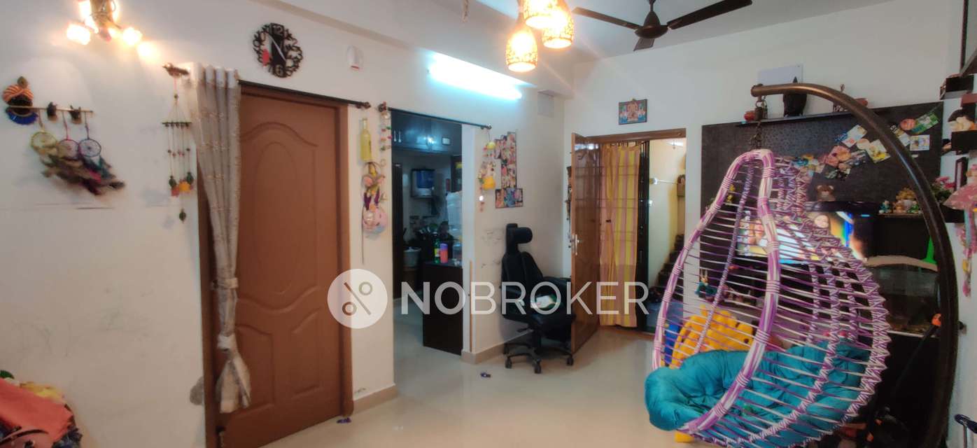 2 BHK Flat In Srivari Homes For Sale  In Pallikaranai