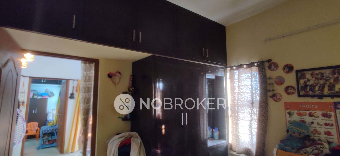 2 BHK Flat In Srivari Homes For Sale  In Pallikaranai