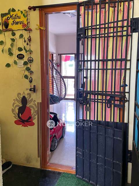2 BHK Flat In Srivari Homes For Sale  In Pallikaranai