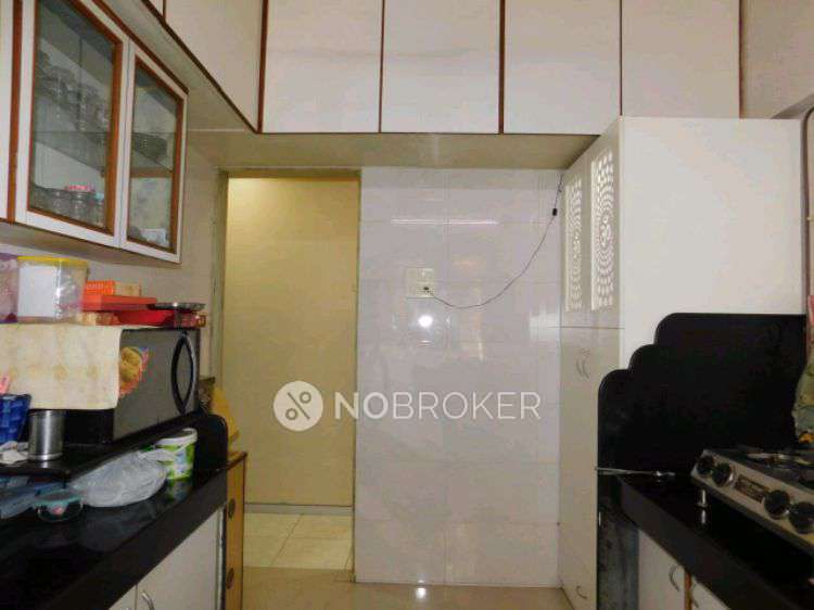 2 BHK Flat In Gaurav Gunjan Chs For Sale  In Kandivali West