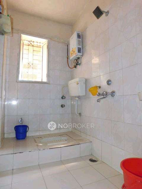 2 BHK Flat In Gaurav Gunjan Chs For Sale  In Kandivali West