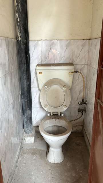 2 BHK Flat In Stand Alone Building For Sale  In Govindpuri