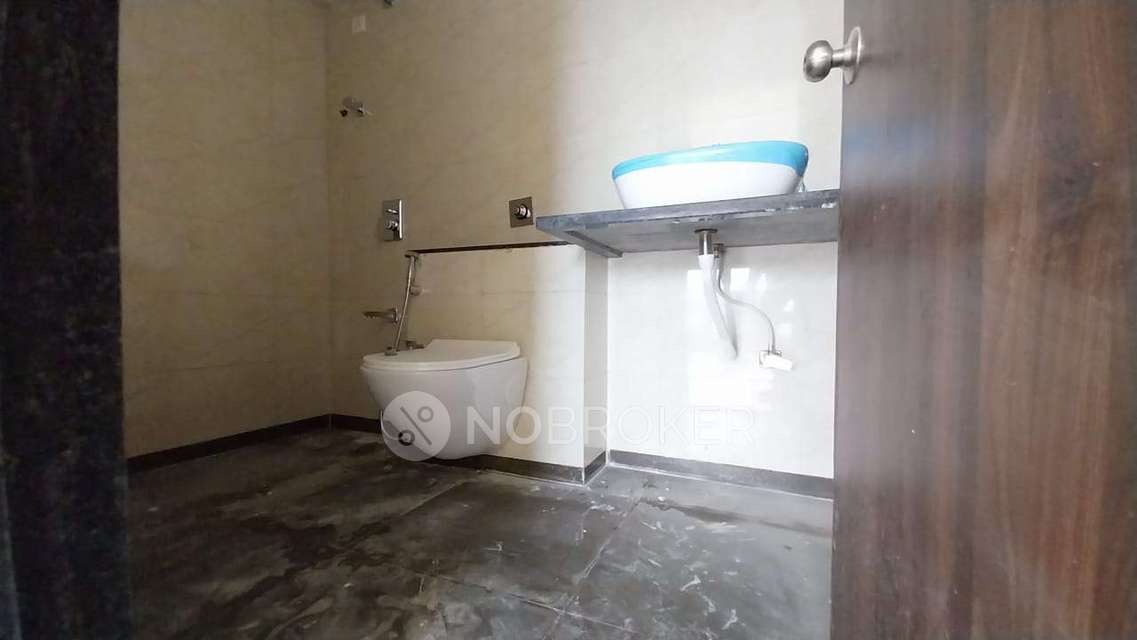 2 BHK Flat In Satra Harmony For Sale  In Chembur East