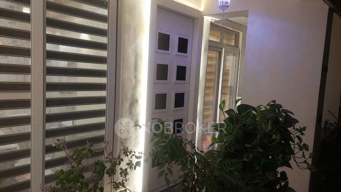 2 BHK Flat In Express Garden Apartment For Sale  In Indirapuram