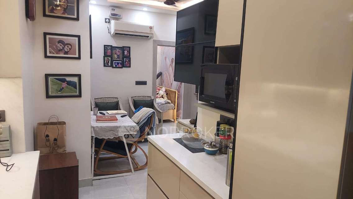 2 BHK Flat In Express Garden Apartment For Sale  In Indirapuram