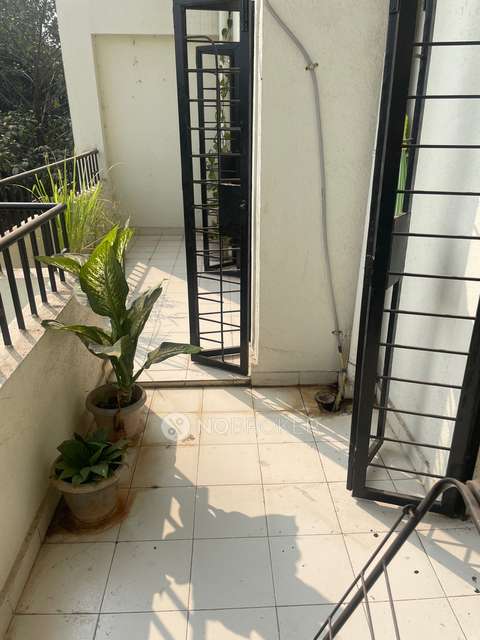 Single Room for Male In 2 BHK  In Swarganga Society In Pimpri-chinchwad