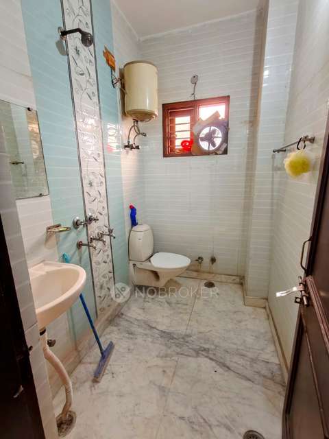 PG for Girls in Shalimar Bagh