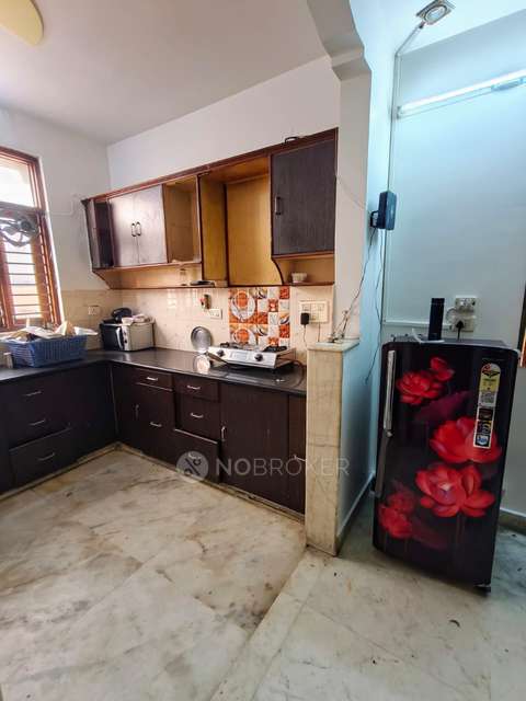 PG for Girls in Shalimar Bagh