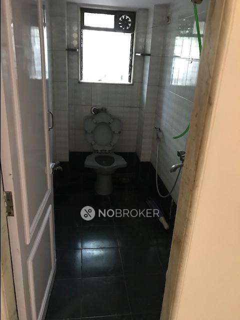 2 BHK Flat In Radha Mukund Chs For Sale  In Dahisar West