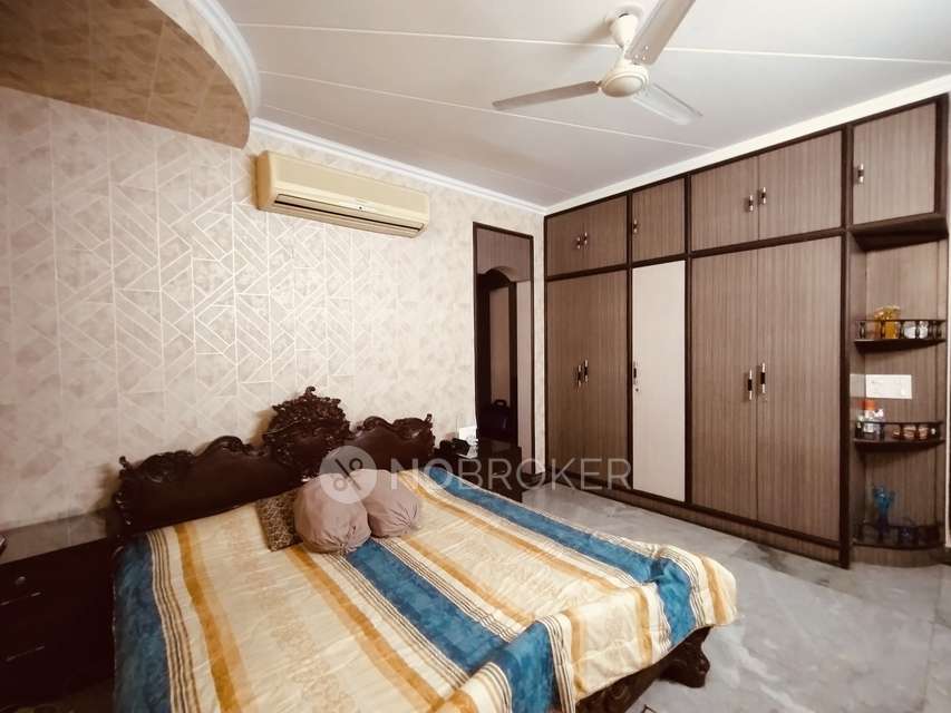 4 BHK Flat In Sector 52 For Sale  In Sector 52