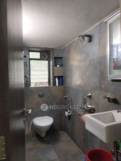 2 BHK Flat In Bharat Apartments For Sale  In Lallubhai Park Road