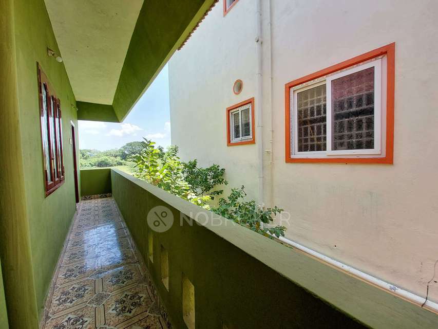 4+ BHK House For Sale  In Tharapakkam