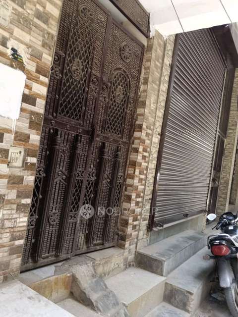 Shop in Sector 57, Noida for Rent 