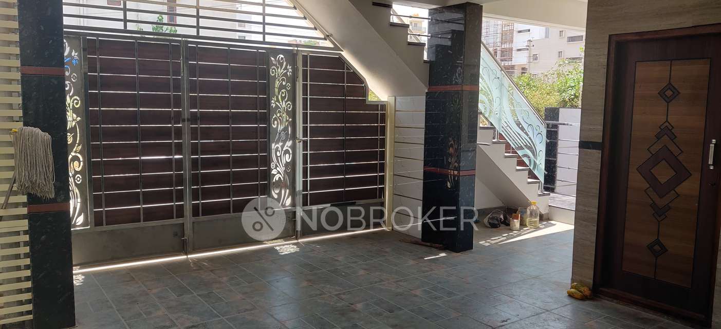 4+ BHK Flat For Sale  In Singasandra