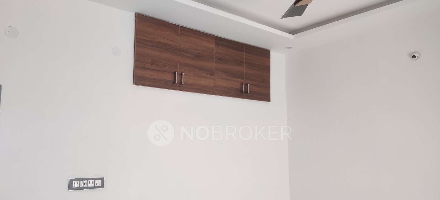 4+ BHK Flat For Sale  In Singasandra