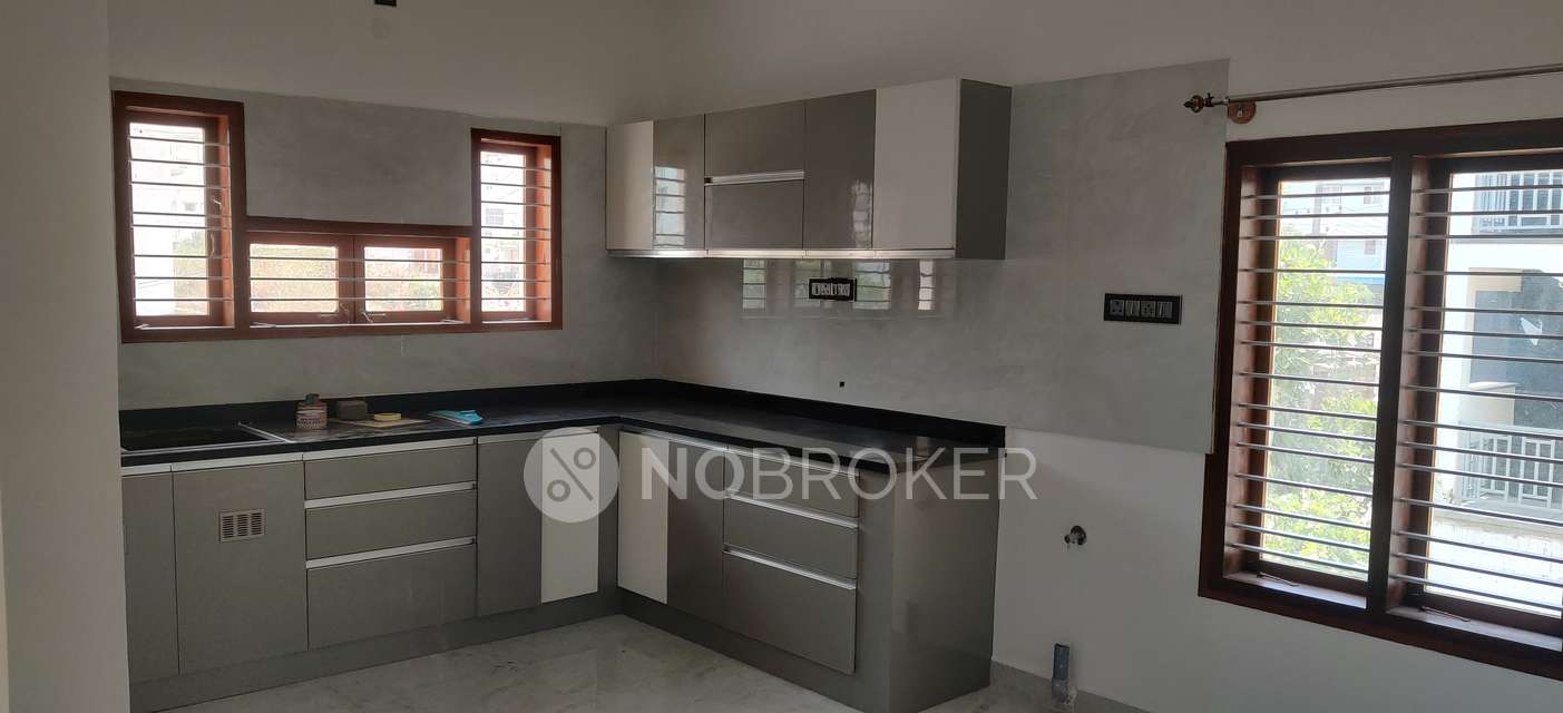 4+ BHK Flat For Sale  In Singasandra