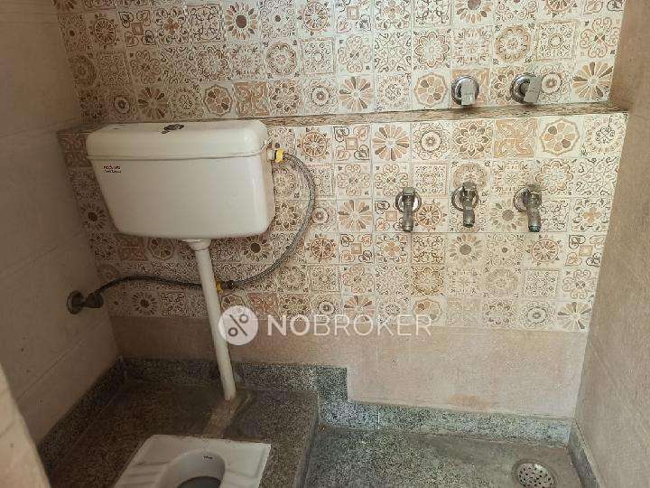 2 BHK Flat For Sale  In Janakpuri