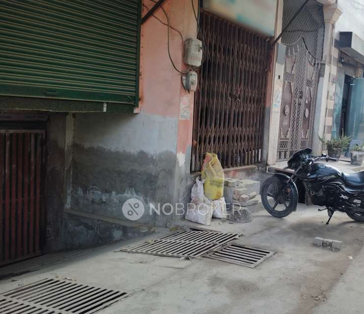 Godown/Warehouse in Pratap Vihar, Ghaziabad for Rent 