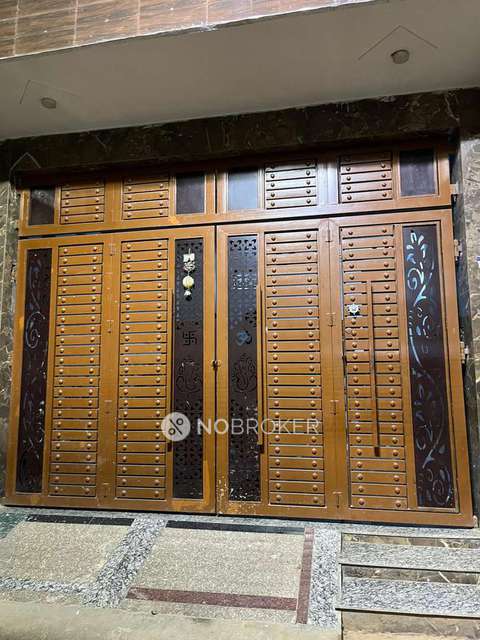 3 BHK Flat In Standalone Building  For Sale  In Uttam Nagar