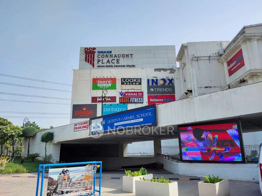 Shop in Beta Ii, Greater Noida for Rent 
