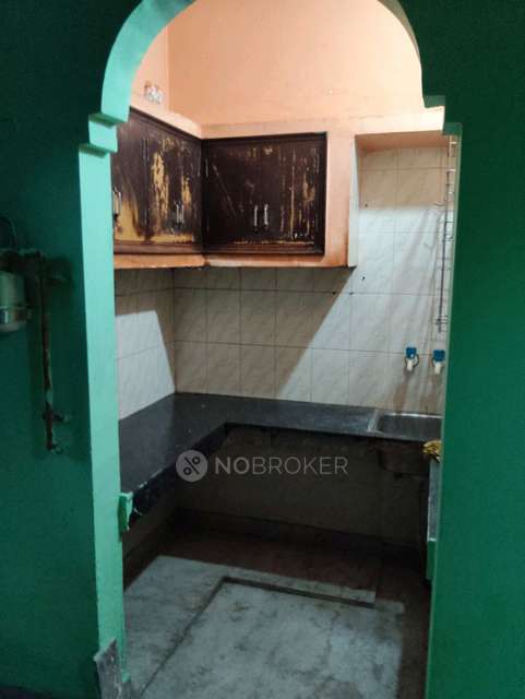2 BHK House for Rent  In Department Of Industrial Policy And Promotion, Udyog Bhawan, Rajpath Area, Central Secretariat, New Delhi, Delhi 110011, India