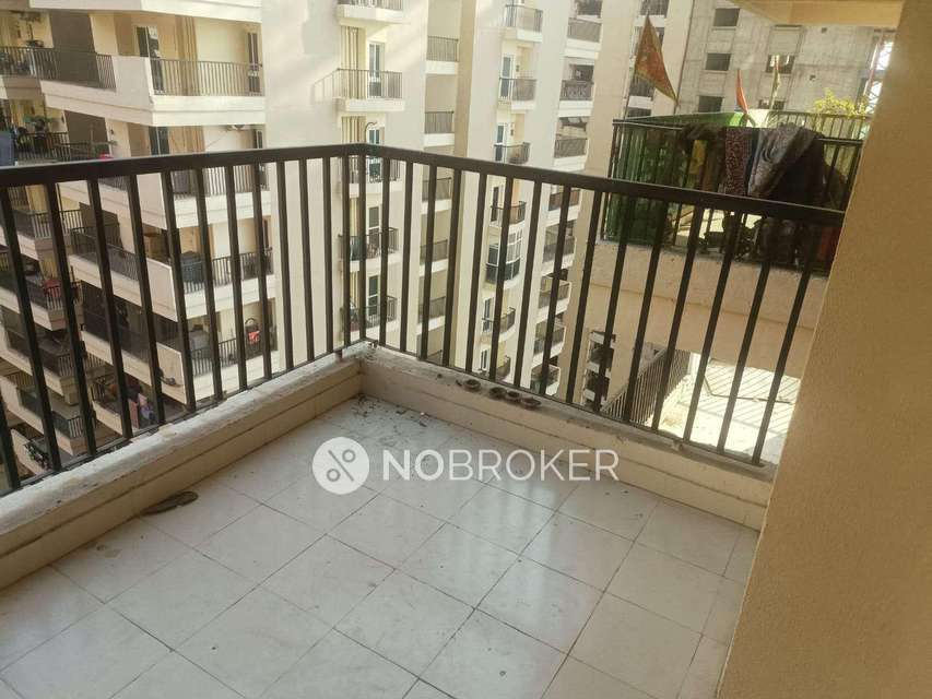 3 BHK Flat In 14th Avenue For Sale  In Gaur City 2